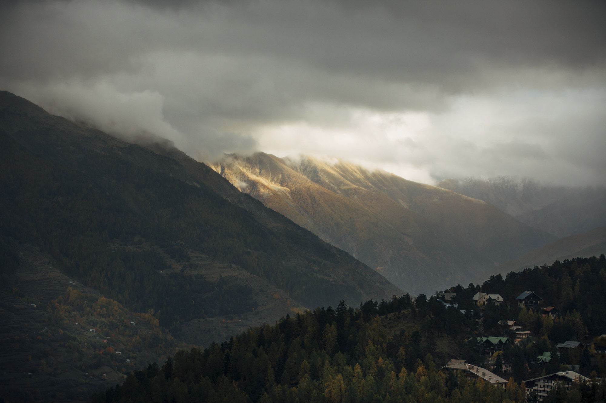 HUTS & HINTERLANDS